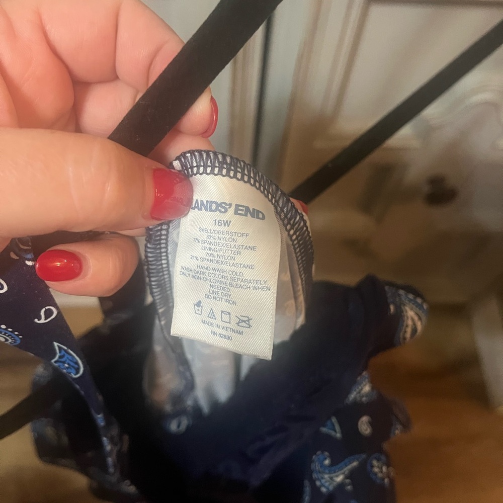Lands' End Navy Blue paisley blouson  tankini top and matching swim bottoms 16W - Picture 3 of 7